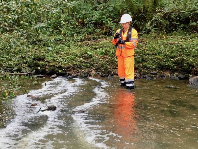 Using-4-lines-of-Bubble-Tubing-on-Afon-Gwili-e1657546846459-800x600-1