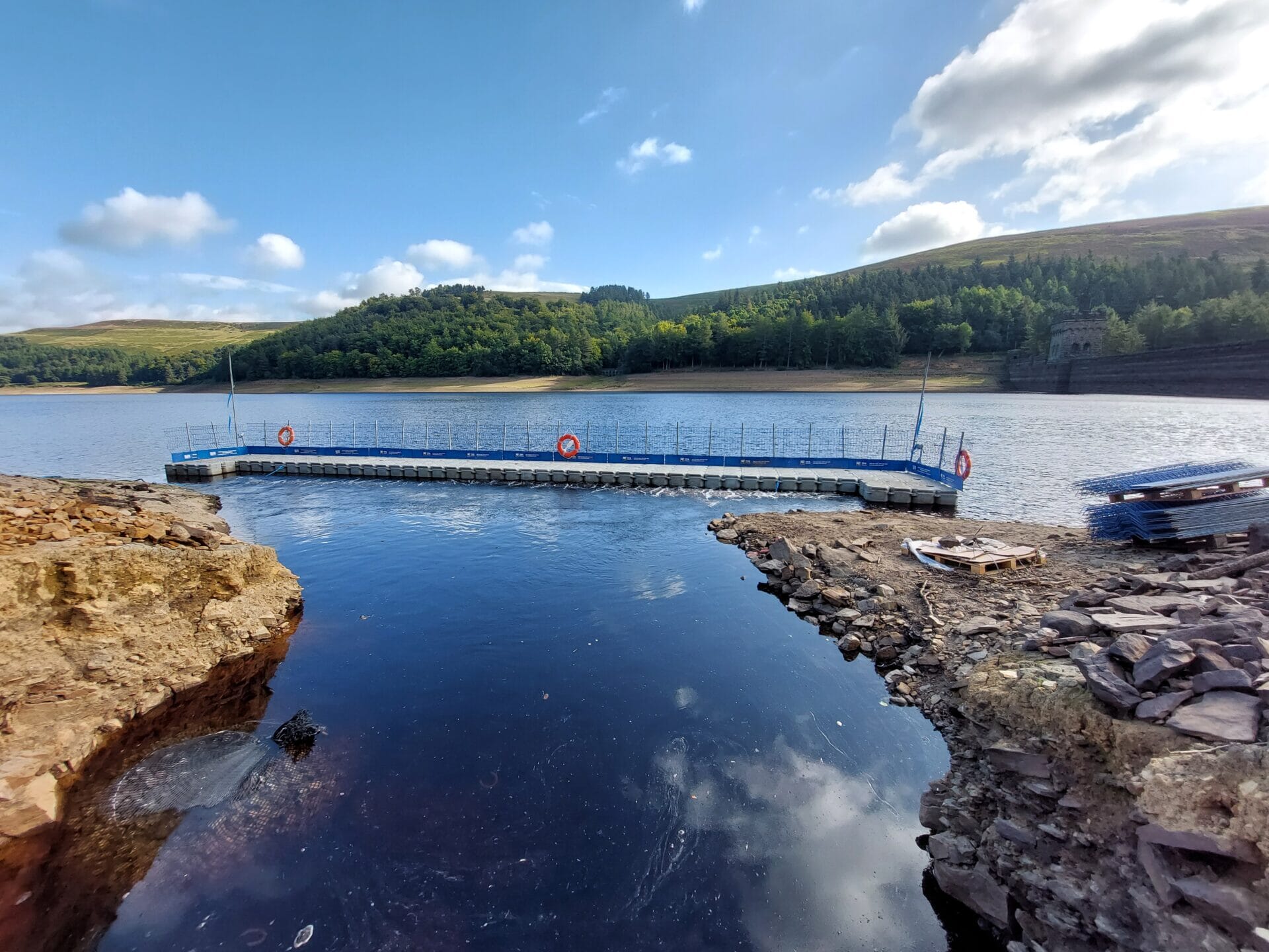 Bubble-Curtain-to-hold-back-pollution-in-Derwent20230911_095633